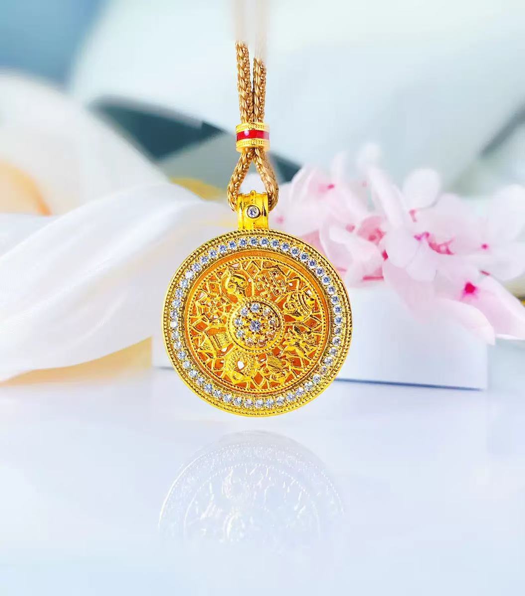 Gilded necklace